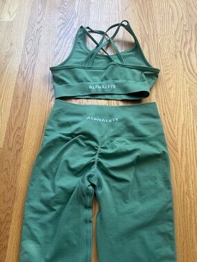 Alphalete Green Crisscross Yoga - Sports Bra and legging set.